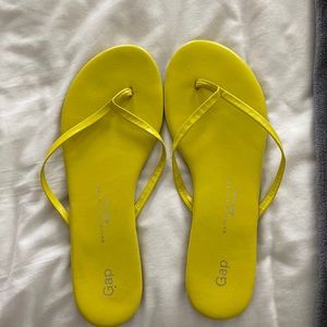 GAP flip flops